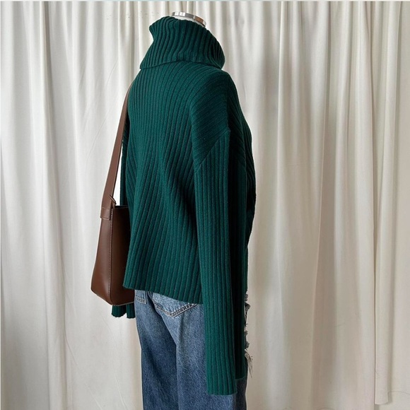 Green White House Black Market ribbed turtleneck sweater Large. - Picture 7 of 8